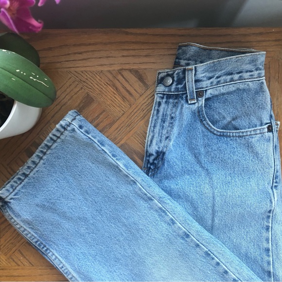 Vintage Cropped High-waisted Levi’s 569 Jeans (Discontinued fit) - Picture 3 of 6